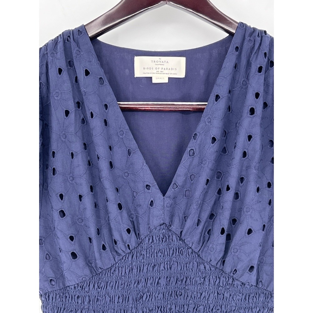 Birds of Paradis Trovata Top Womens S Navy Blue Eyelet Smocked Peplum Blouse - Picture 2 of 9
